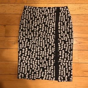 Ann Taylor size 4 women’s zippered pencil skirt